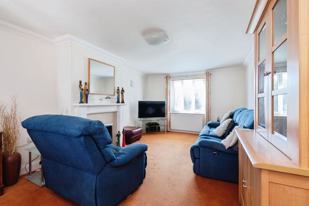 Property photo 2 of 23
