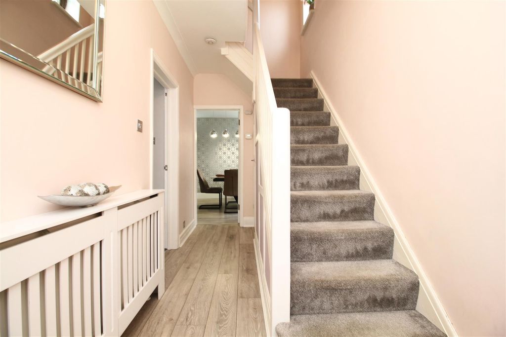 Property photo 2 of 25 Entrance Hallway.Jpg