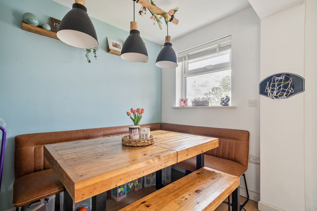 Property photo 3 of 20 1331113-7-68921200Ae221