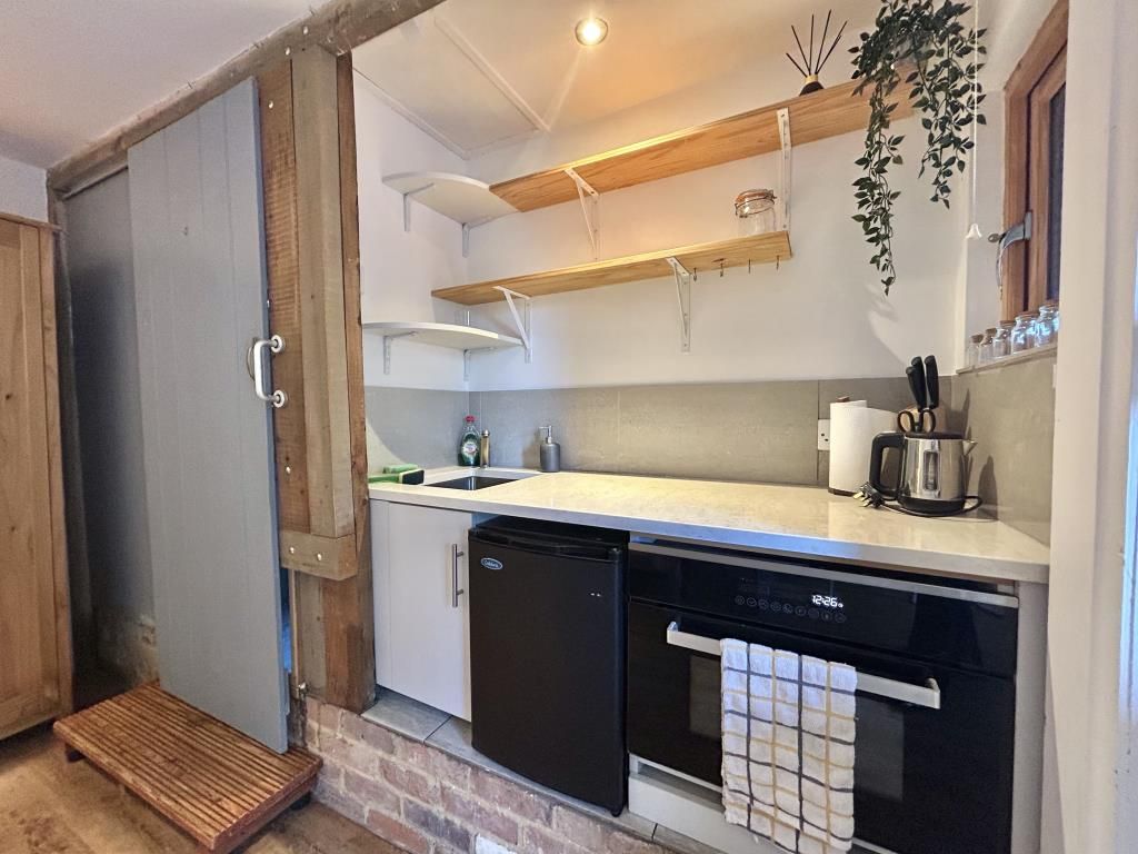 Property photo 3 of 5 Kitchen