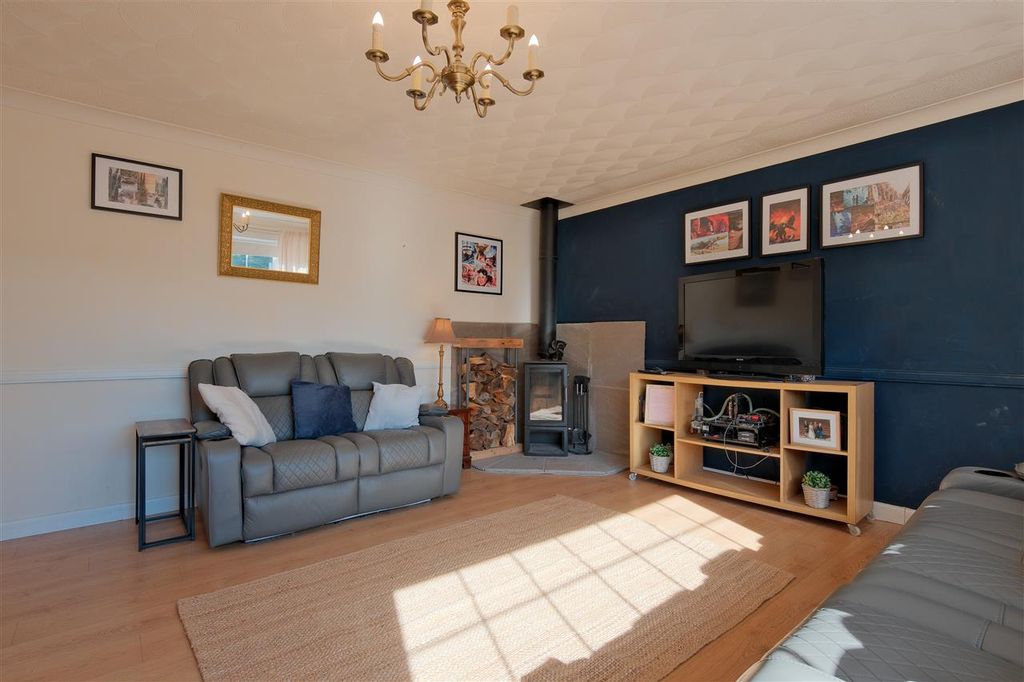 Property photo 3 of 31
