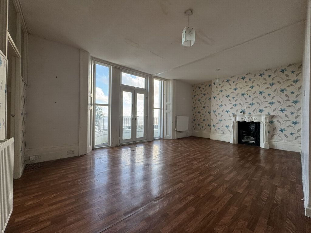 Property photo 2 of 10 Photo 8