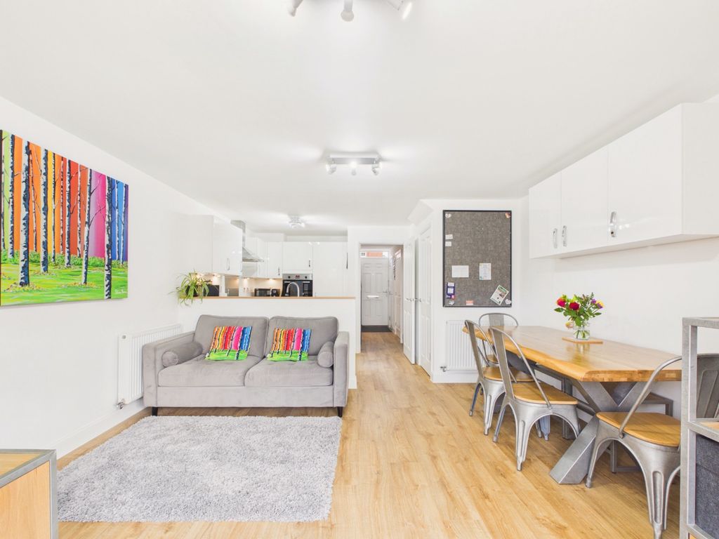Property photo 3 of 24 5104966