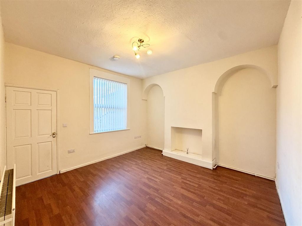 Property photo 2 of 18 2