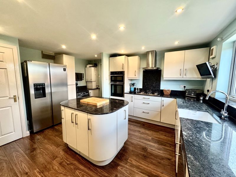 Property photo 3 of 22 Photo 11