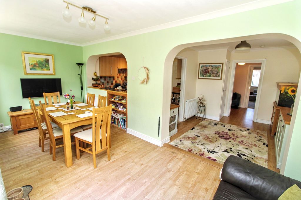 Property photo 3 of 21