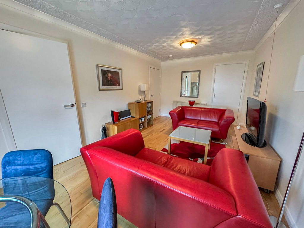 Property photo 3 of 9 Photo 4