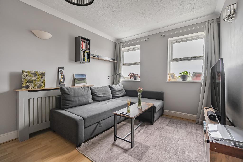 Property photo 3 of 11 Living Room