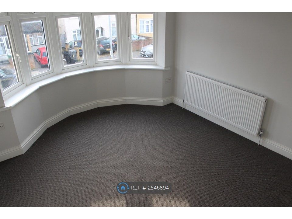 Property photo 3 of 6 Large Double Room