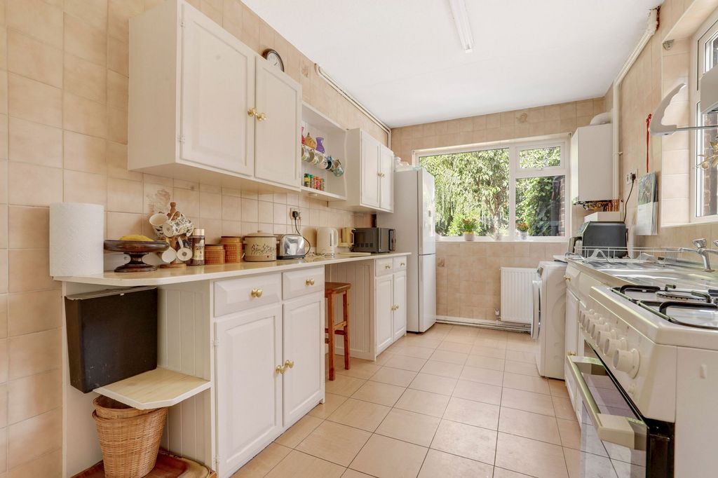 Property photo 3 of 23