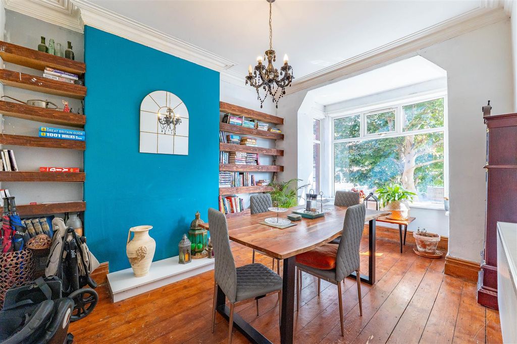 Property photo 3 of 26 Dining Room