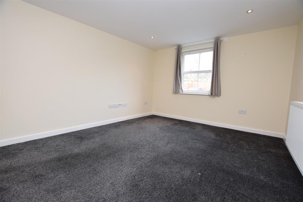 Property photo 3 of 11 4672393