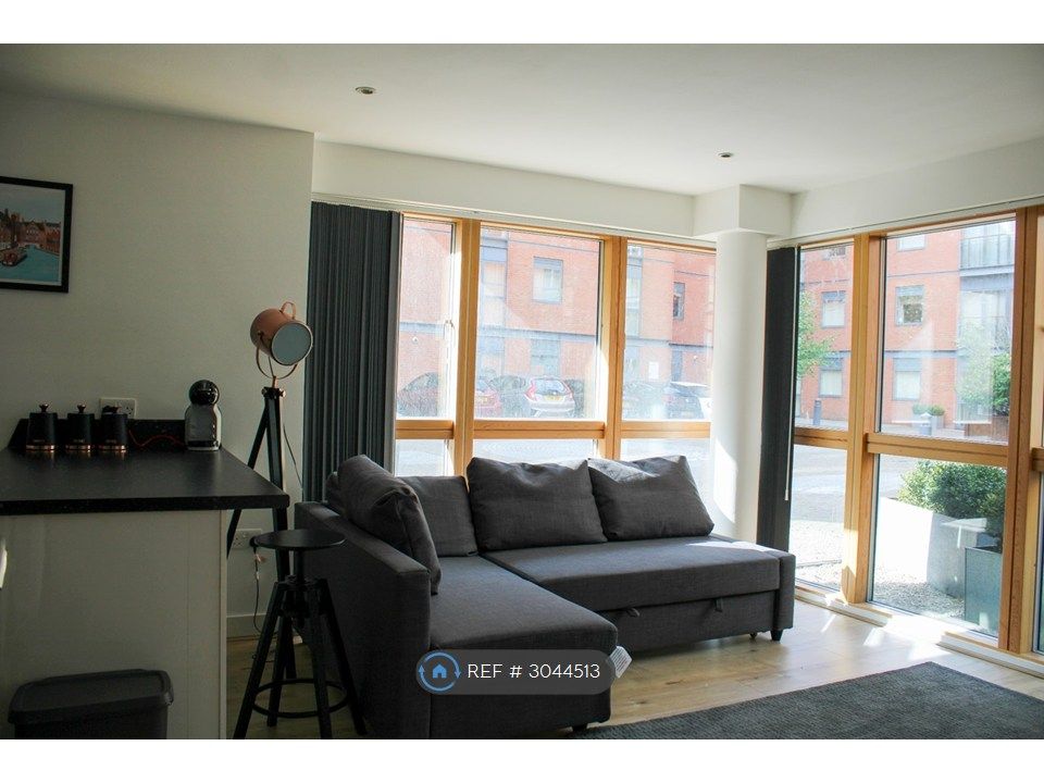 Property photo 1 of 7 Lounge 3