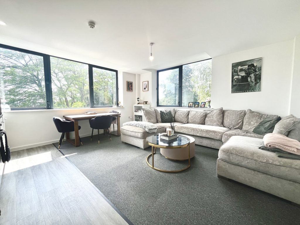 Property photo 2 of 12 Lounge