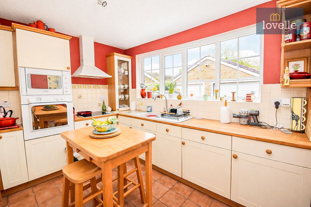 Property photo 3 of 24