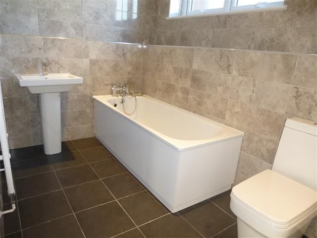 Property photo 3 of 4 Bathroom