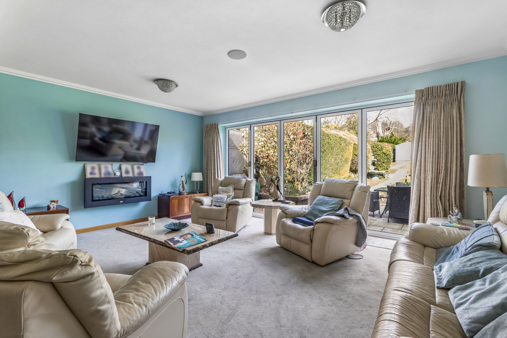 Property photo 2 of 18