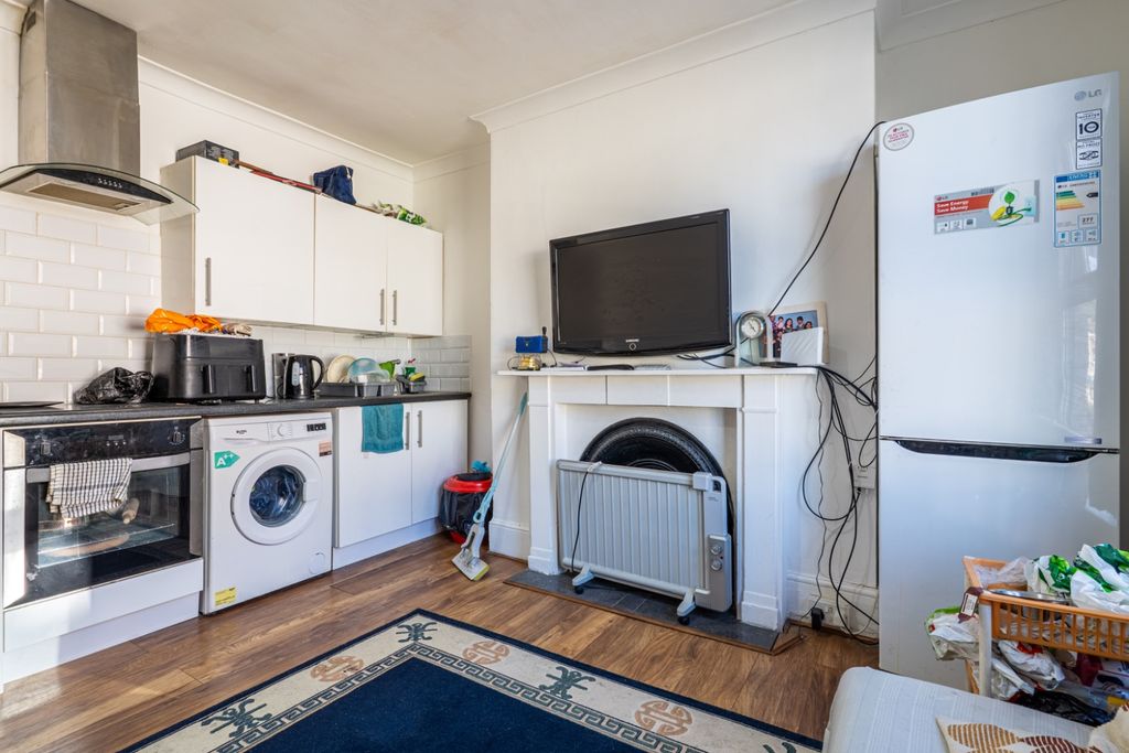 Property photo 2 of 6 5333403