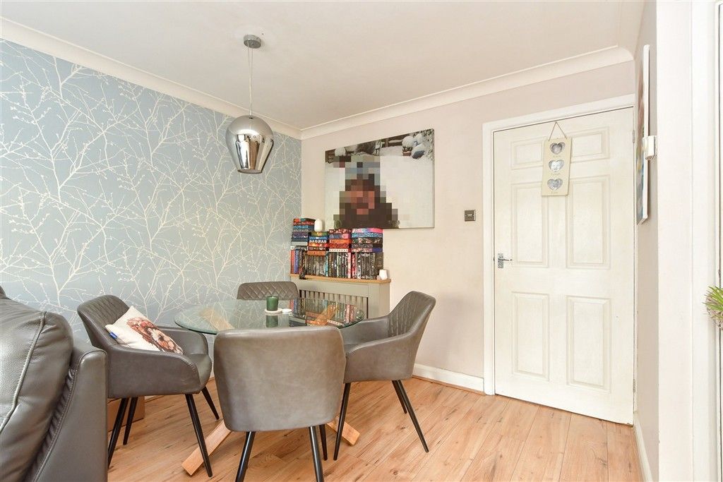 Property photo 3 of 11 Lounge/Diner