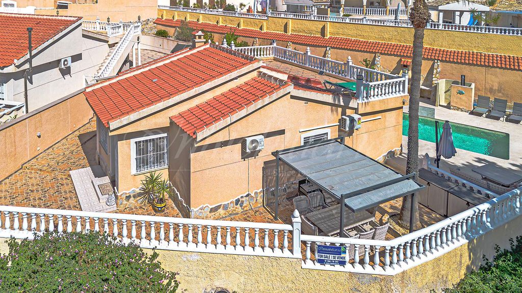 Property photo 1 of 37