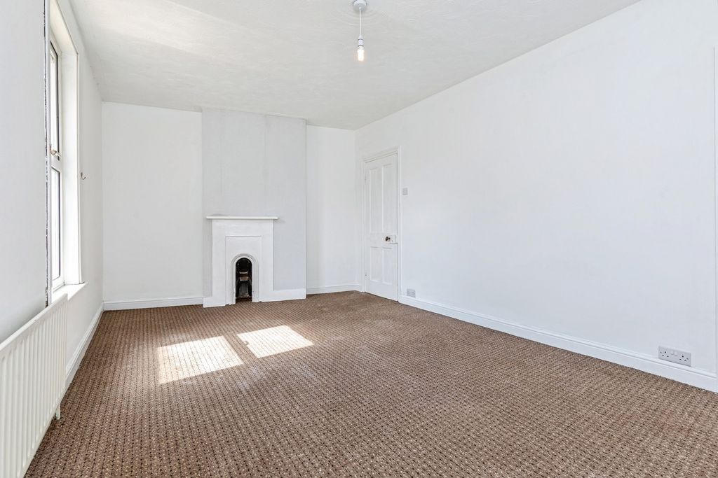 Property photo 2 of 20 Pbox-Img.Jpg