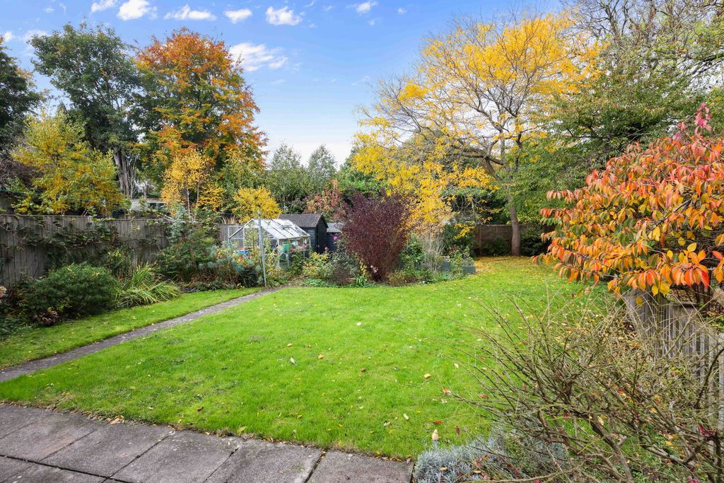 Property photo 2 of 23