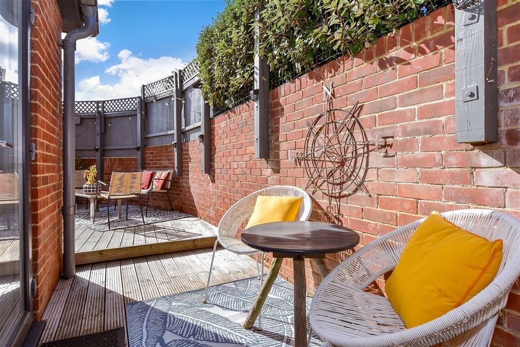 Property photo 1 of 12 External Lifestyle Photograph