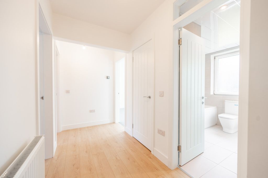 Additional image 11 of 2 bed flat to rentWoodhouse Court, Busby, Glasgow G76