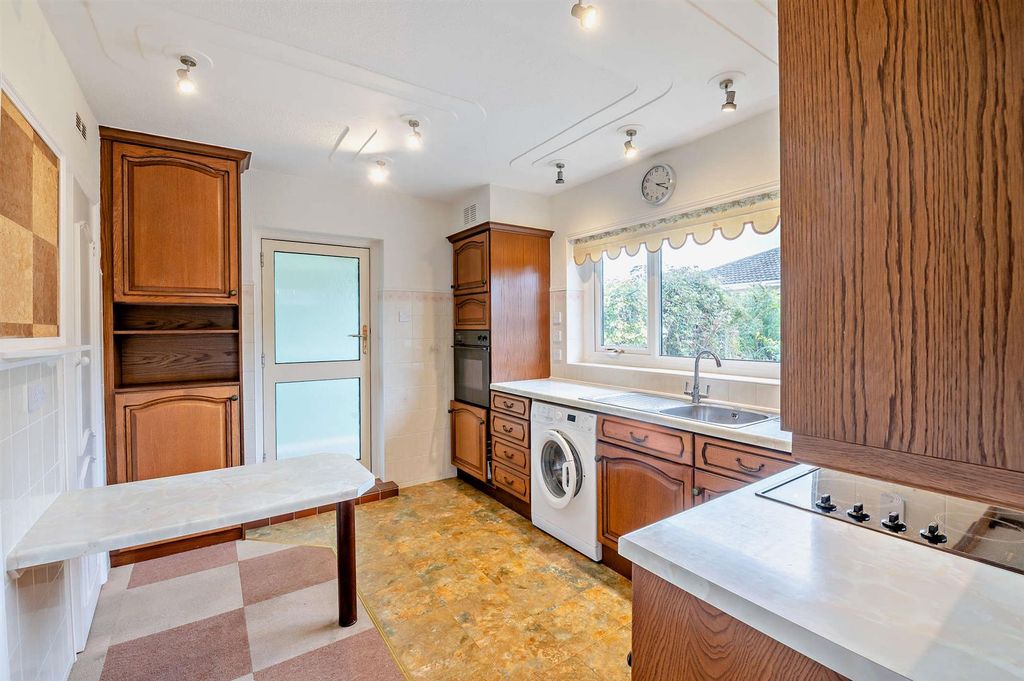 Property photo 2 of 25