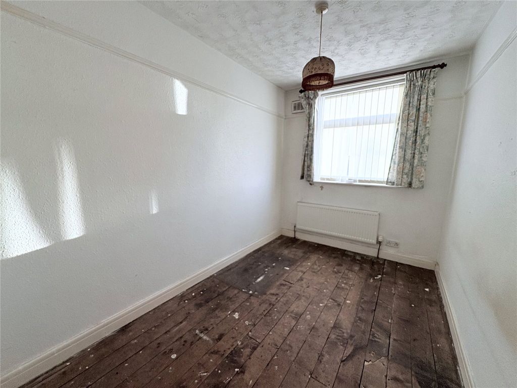 Property photo 3 of 7 Picture No. 06