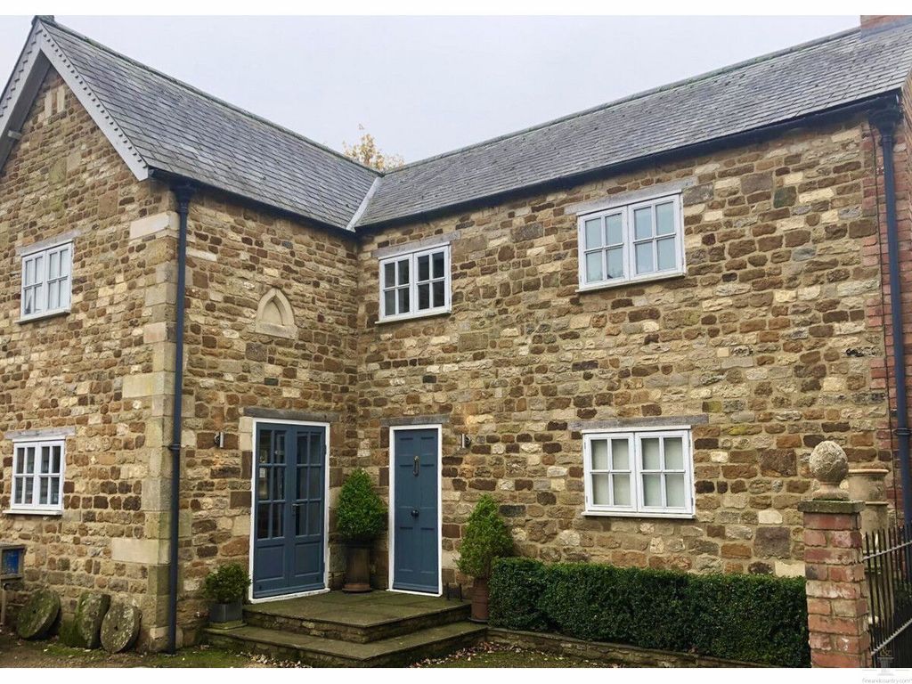Property photo 3 of 47