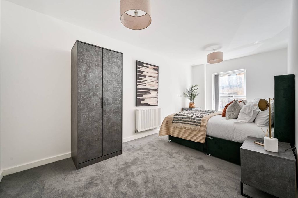 Property photo 2 of 23