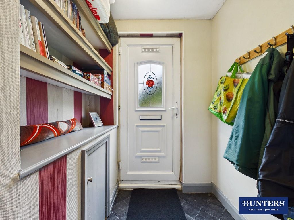 Property photo 3 of 20 Entrance Vestibule