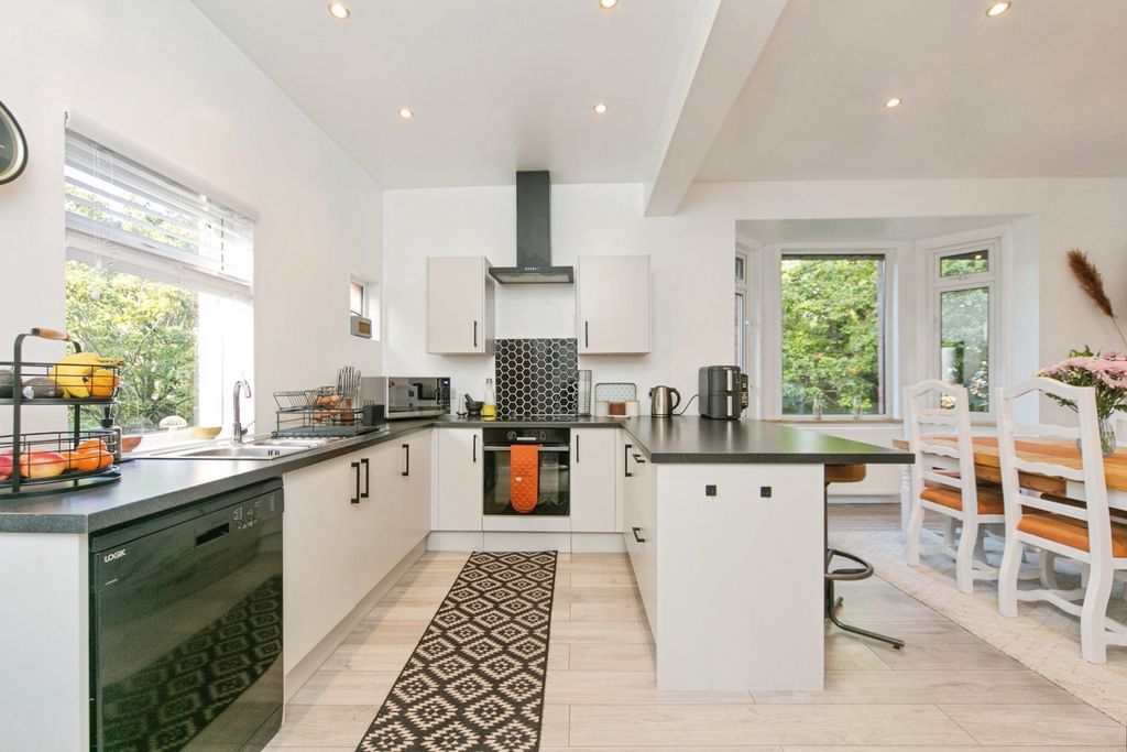 Property photo 2 of 22 Pbox-Img.Jpg