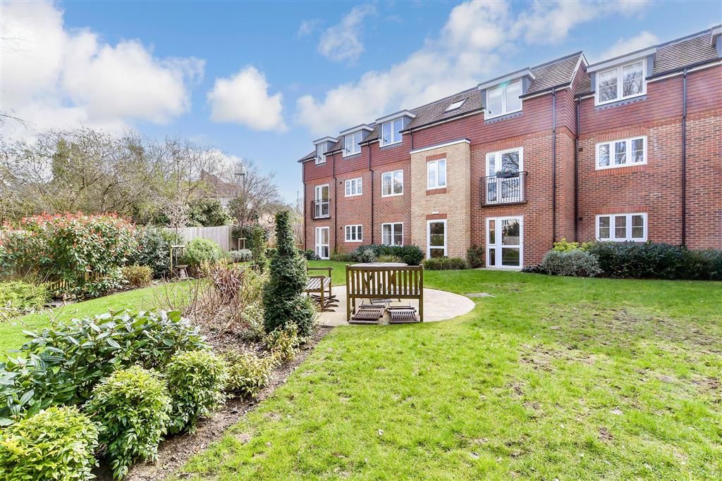 Property photo 2 of 13 Communal Gardens