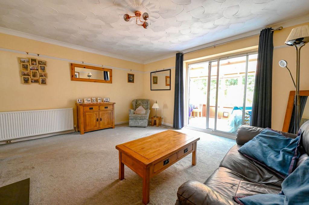 Property photo 3 of 21