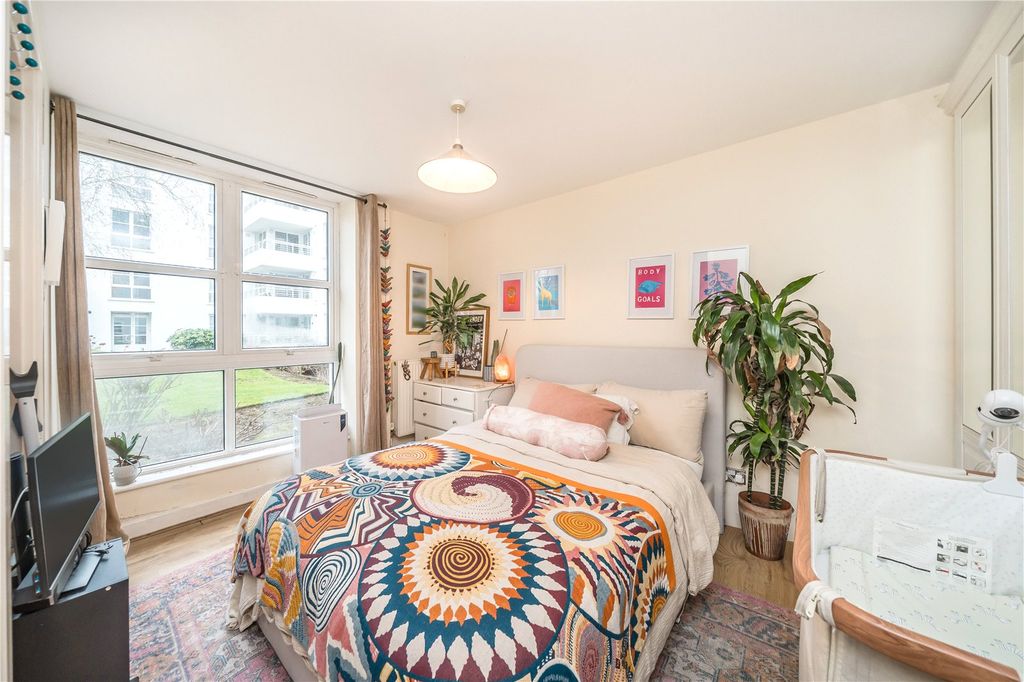 Property photo 3 of 8 Bedroom