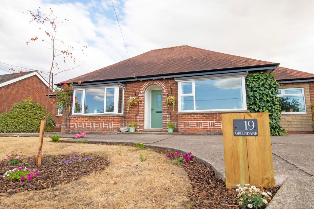 Property photo 2 of 36