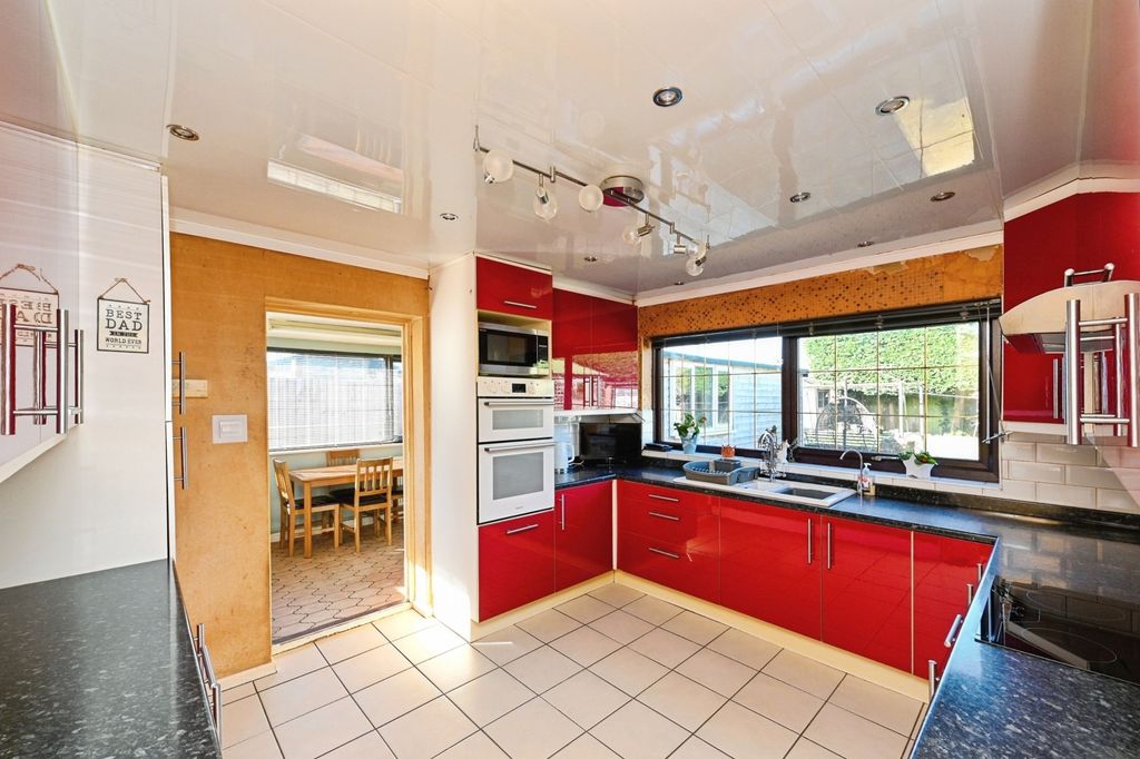 Property photo 3 of 22 Pbox-Img.Jpg