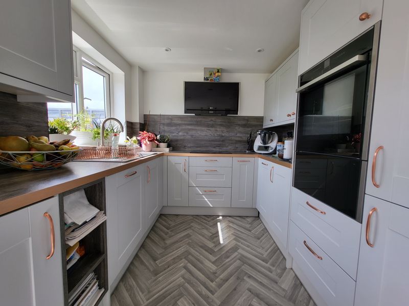 Property photo 2 of 10 Photo 9