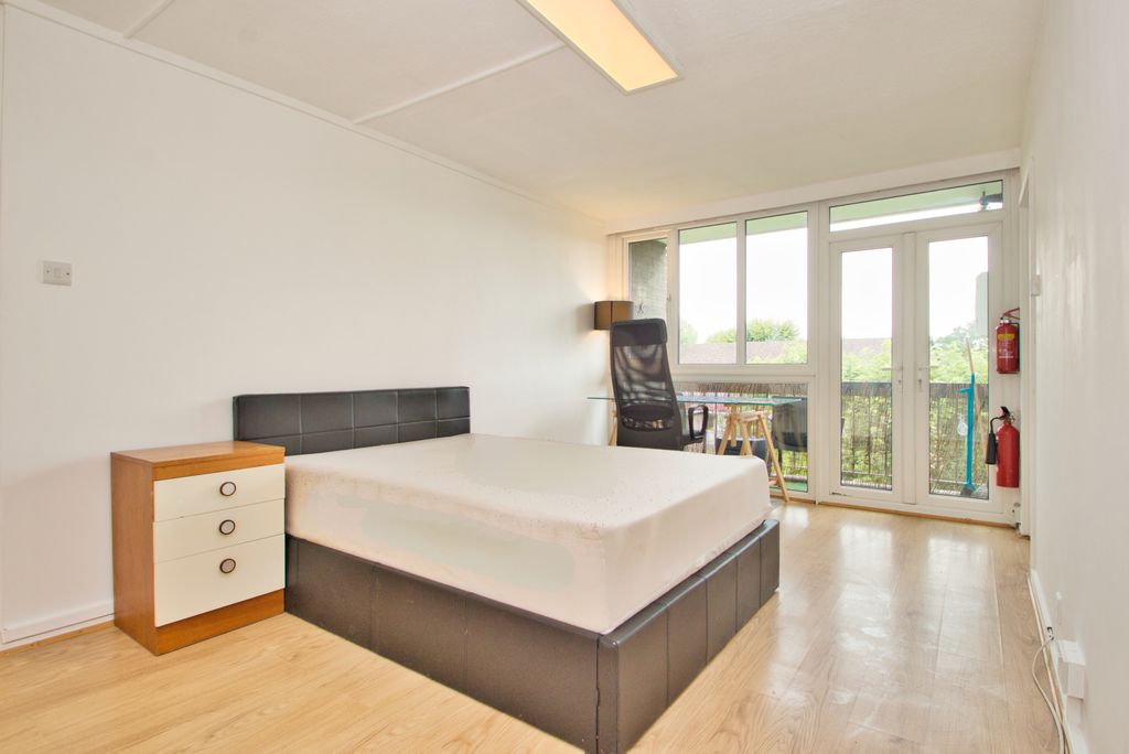 Property photo 2 of 11 Gallery