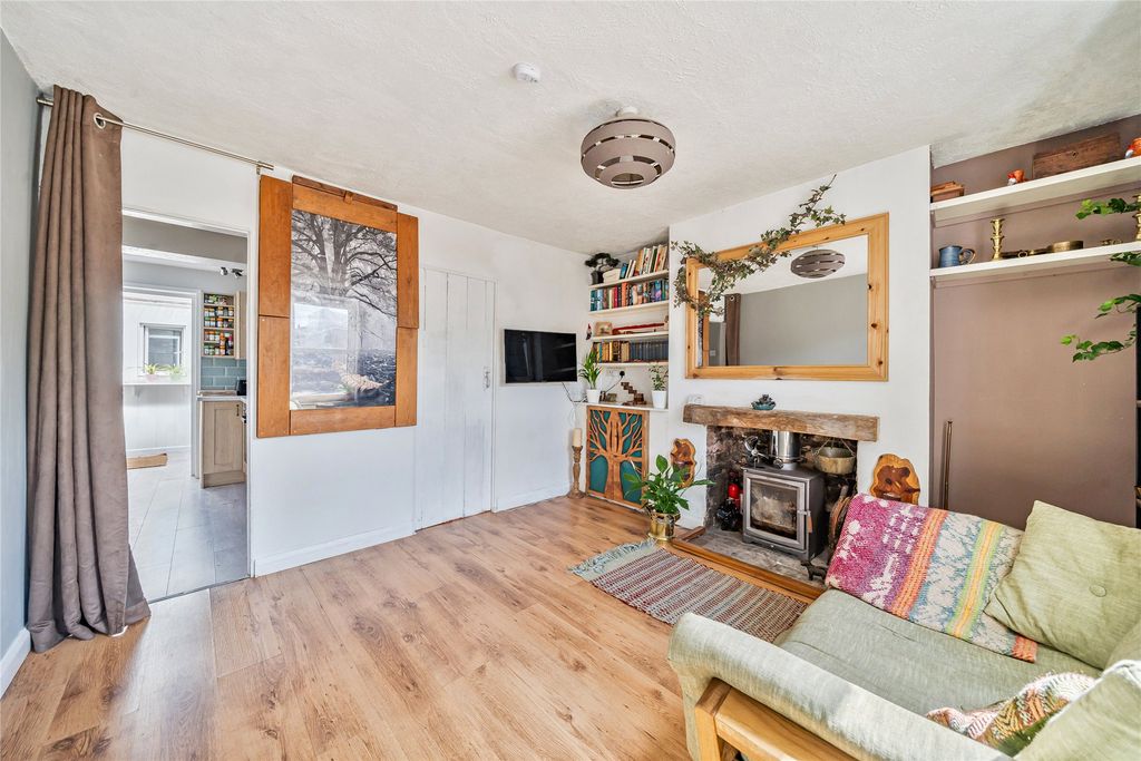 Property photo 3 of 17 3 - Picture No. 05