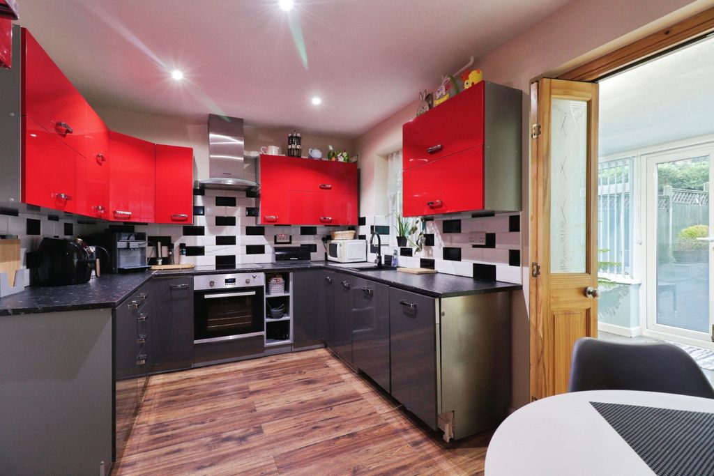 Property photo 2 of 20 Img_1071