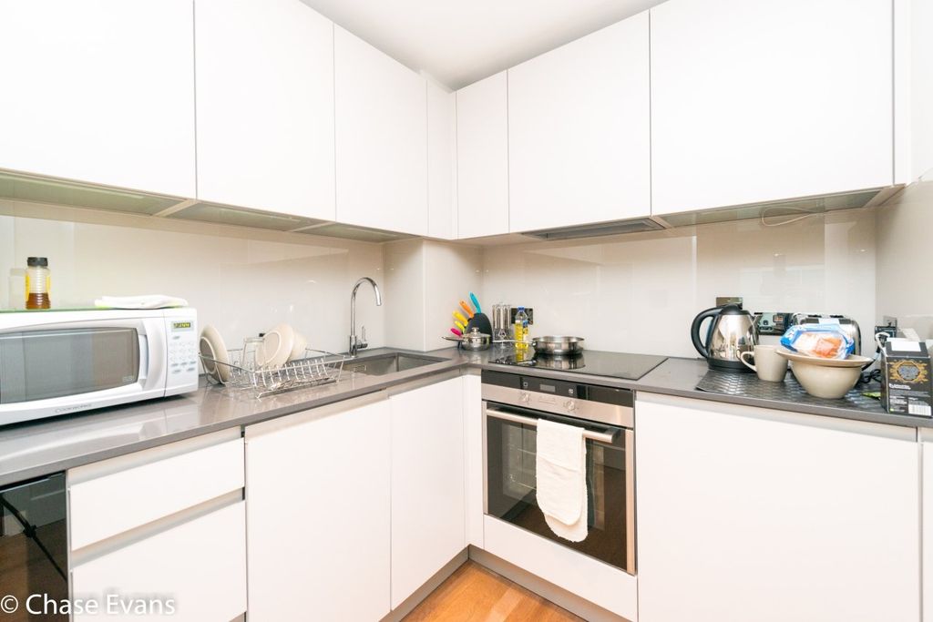 Property photo 3 of 5 Kitchen