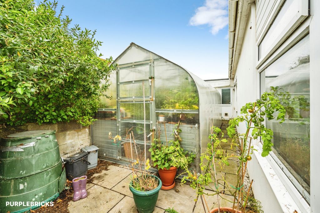 Property photo 3 of 33