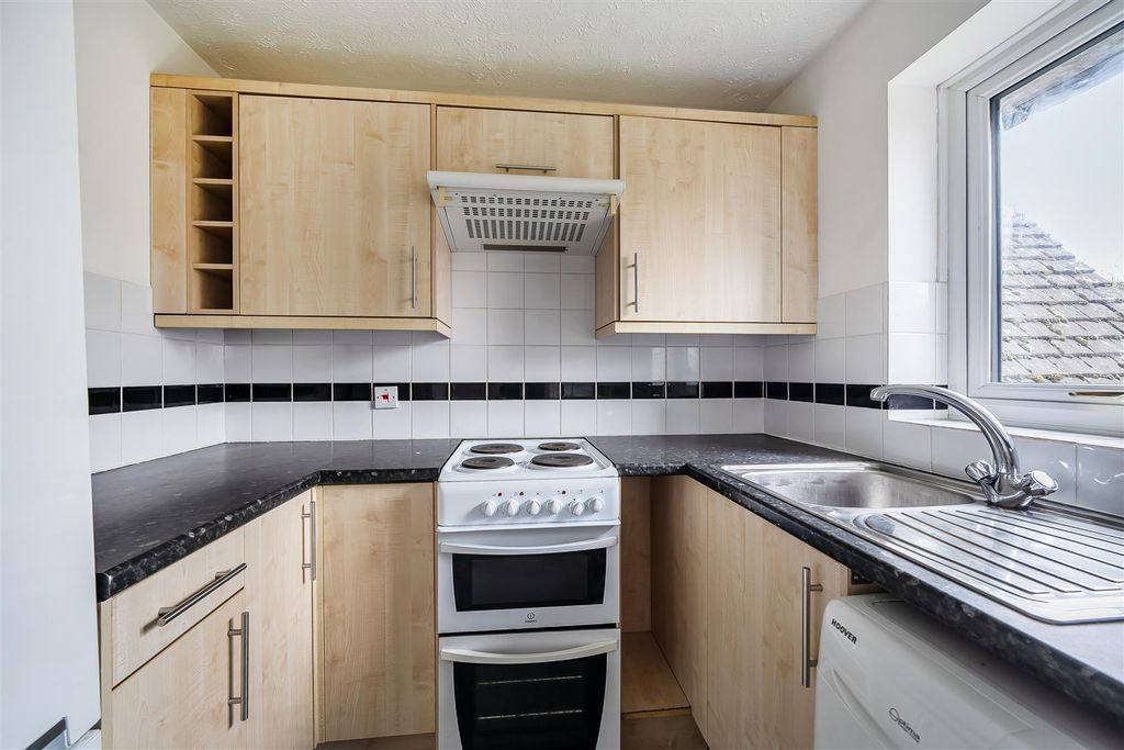 Property photo 3 of 14 1409269-8-6995Eeee5F4Df.Jpg