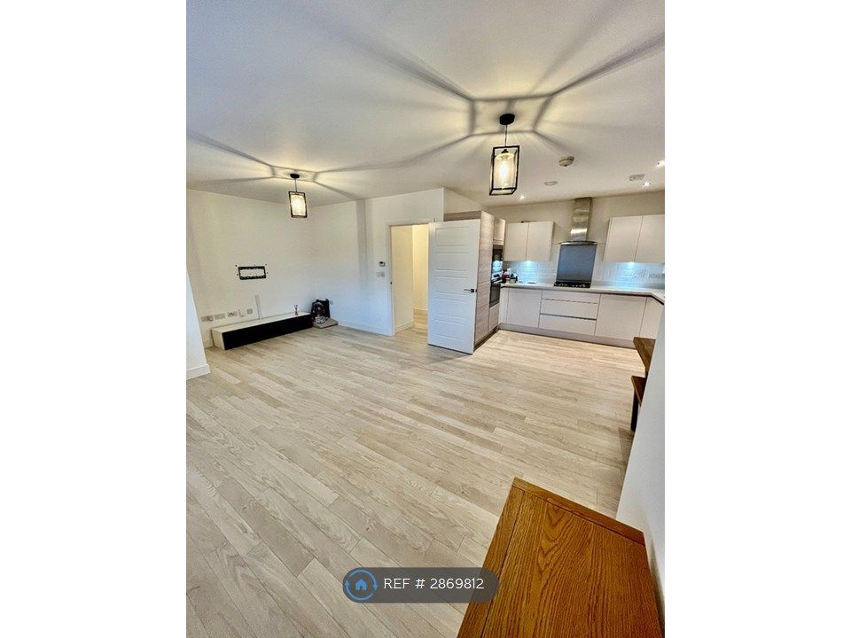 Property photo 1 of 9 Kitchen