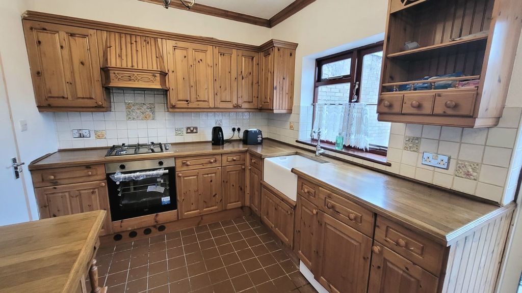 Property photo 3 of 12 Image