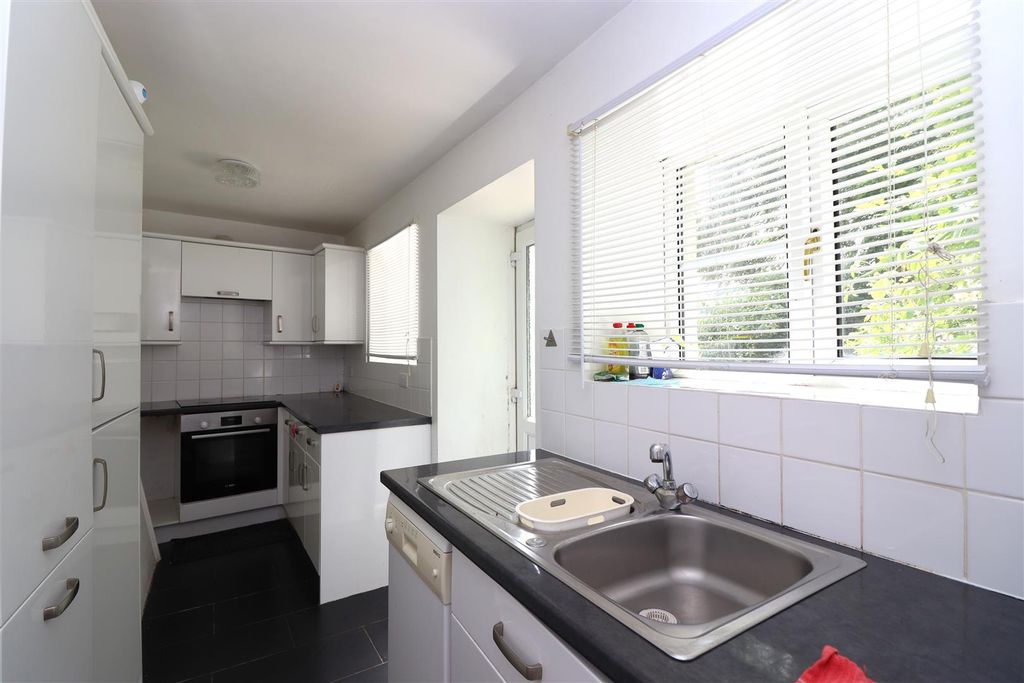 Property photo 3 of 22 Kitchen