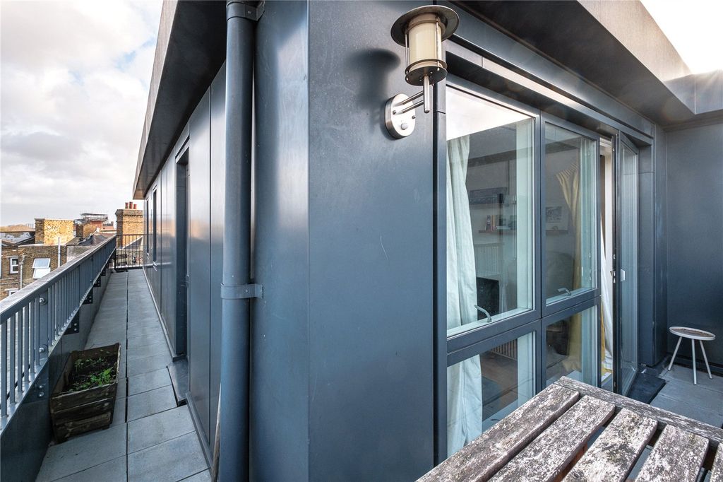 Property photo 3 of 11 Picture No. 14